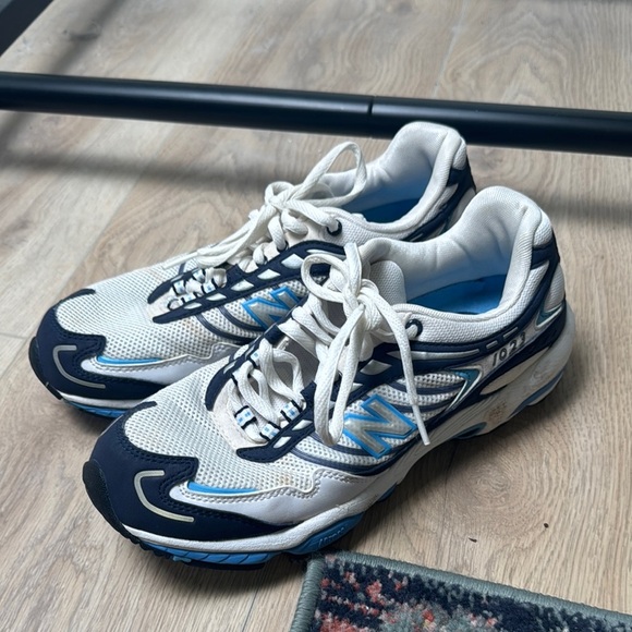 Women's New Balance 1023 White and Blue Sneakers Size 9B - Picture 1 of 8